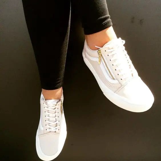 If a more laid-back outfit is the perfect choice for today, dive into these ideas of ladies sneakers shoes @ snazzylair.com