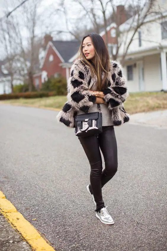 Take a look at this seasonâ€™s suggestions for women's outfits for winter! For more Fashion ideas and beyond visit us at snazzylair.com