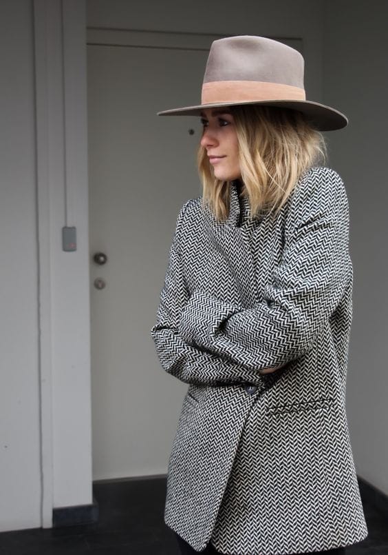 Chunky knit winter hat in a soft waffle stitch pattern, perfect for women. Ideal for warmth and style in cold weather.