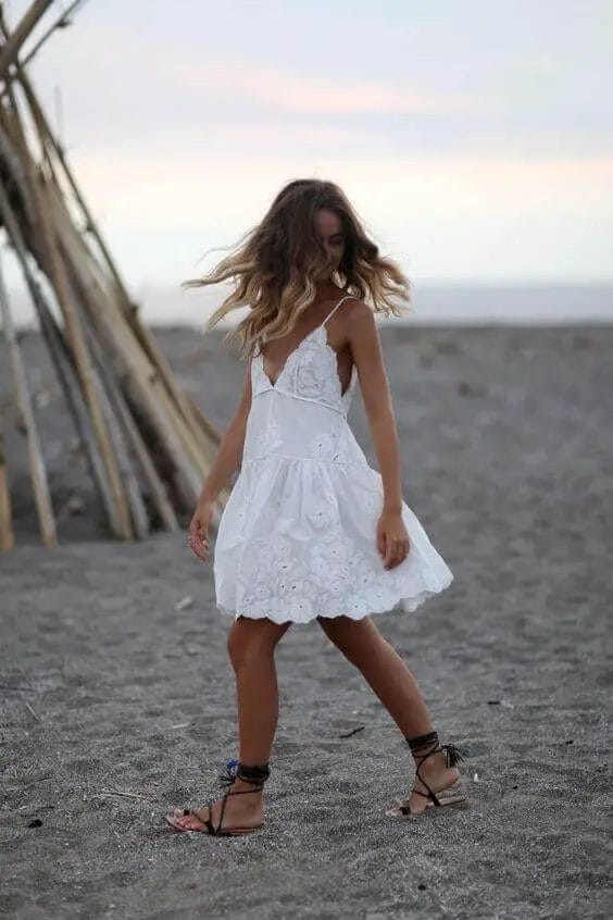 White sundresses for the beach are the best way to go lighter and enjoy the warm beach days best. See more like this at snazzylair.com
