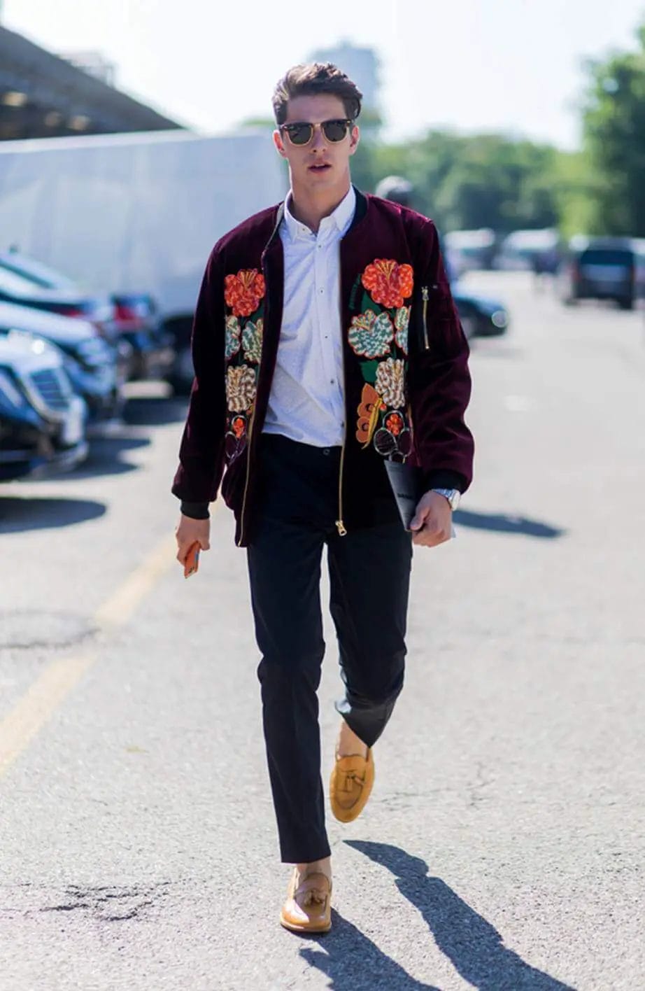 These different men’s fashion styles are perfect to act as a lookbook for those who have a hard time figuring what to wear according to the best style for them.