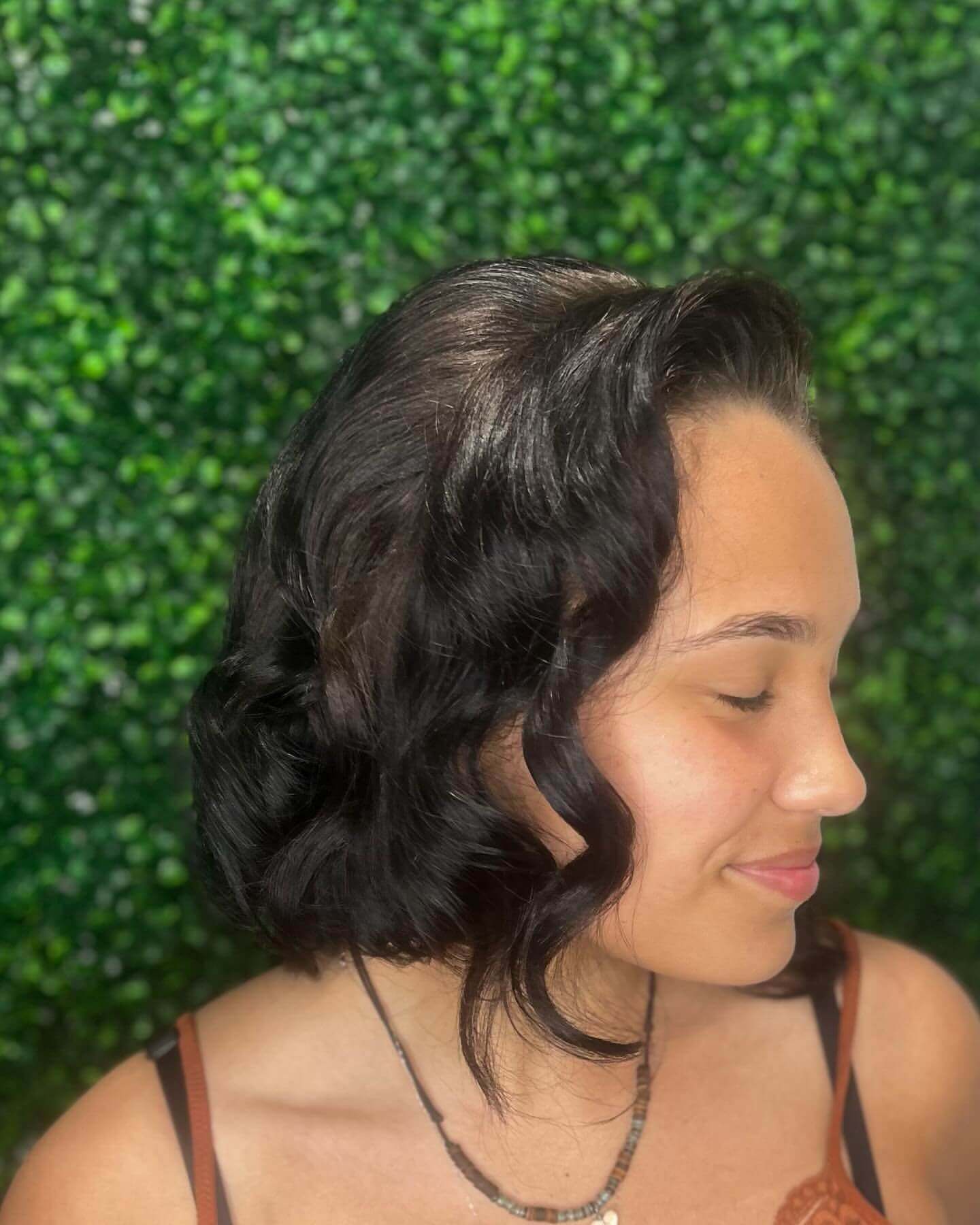 Classic short bob with defined dark waves
