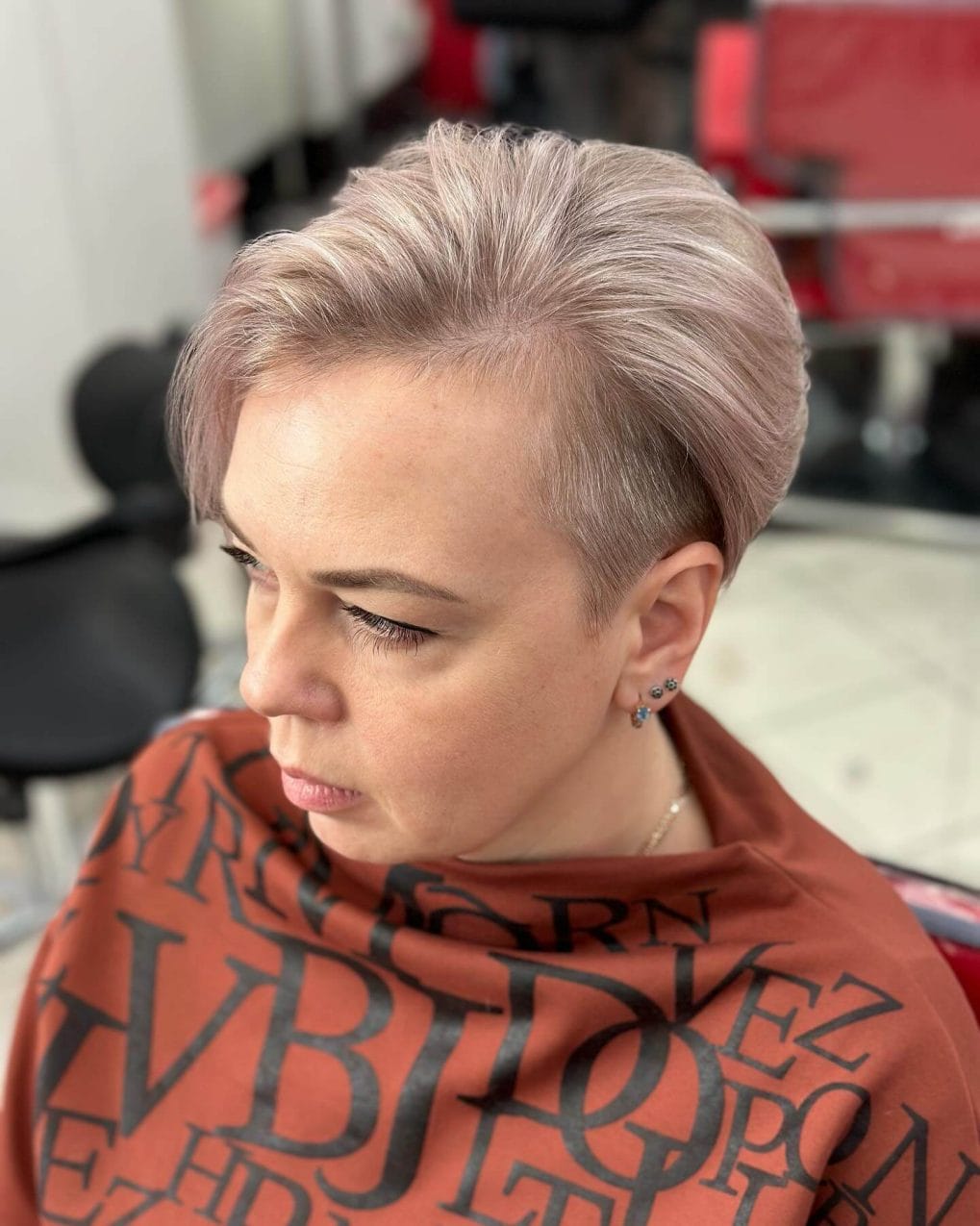 Chic asymmetrical pixie in subtle lavender with neat side
