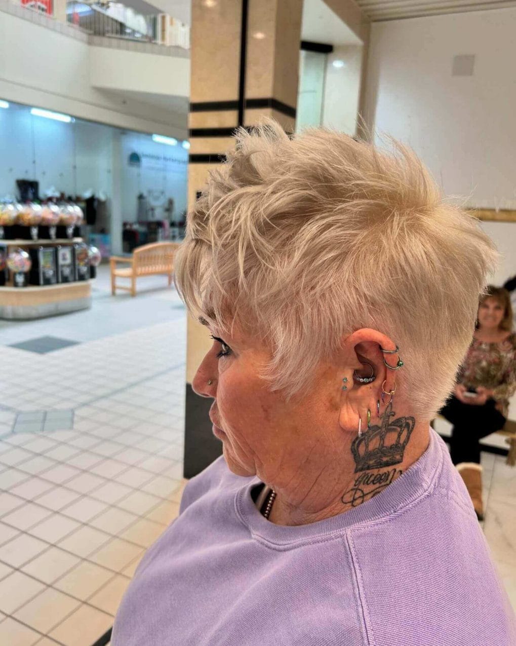 Short pixie with choppy layers 