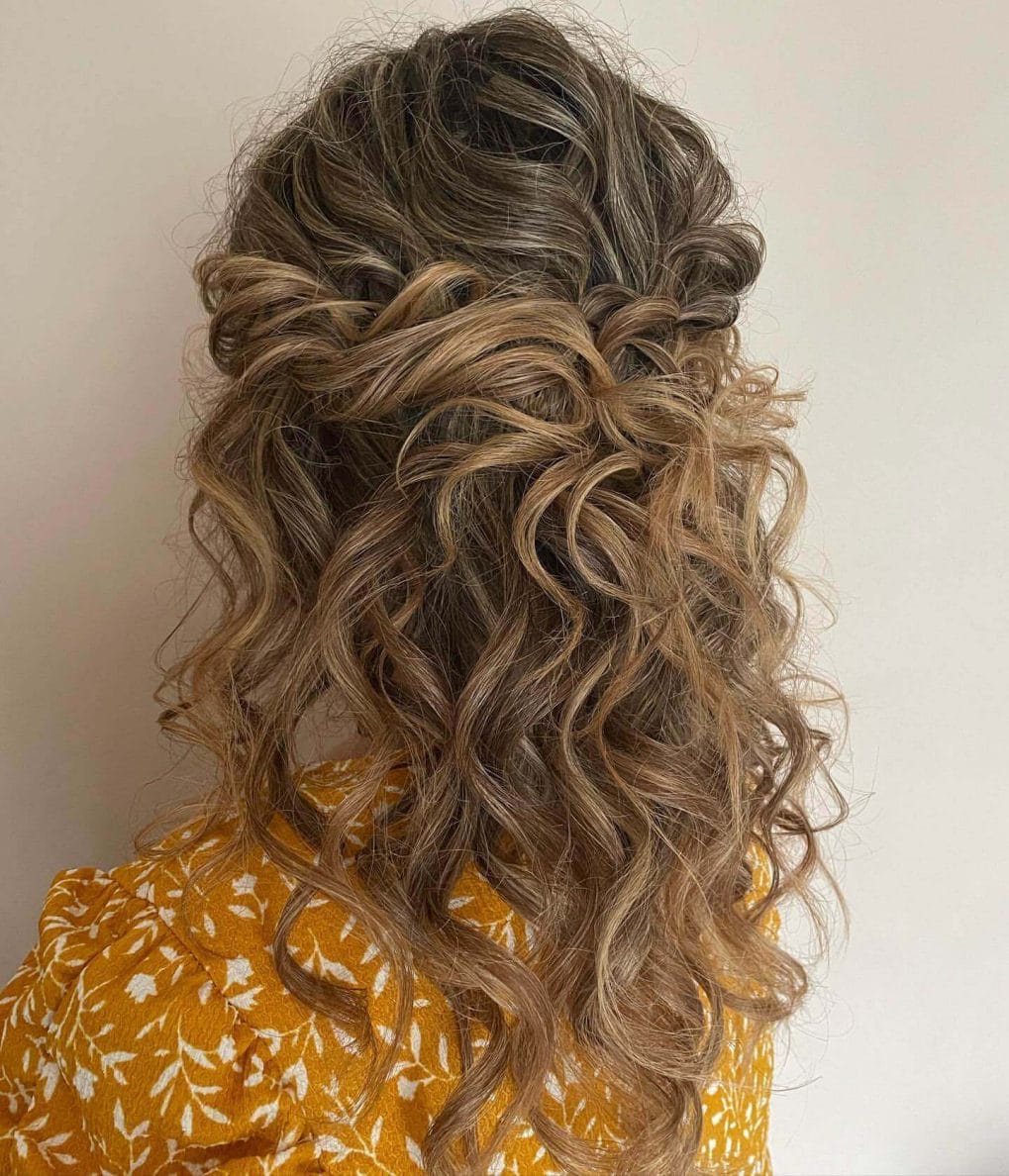 Twisted loose curls with light and dark brown shades